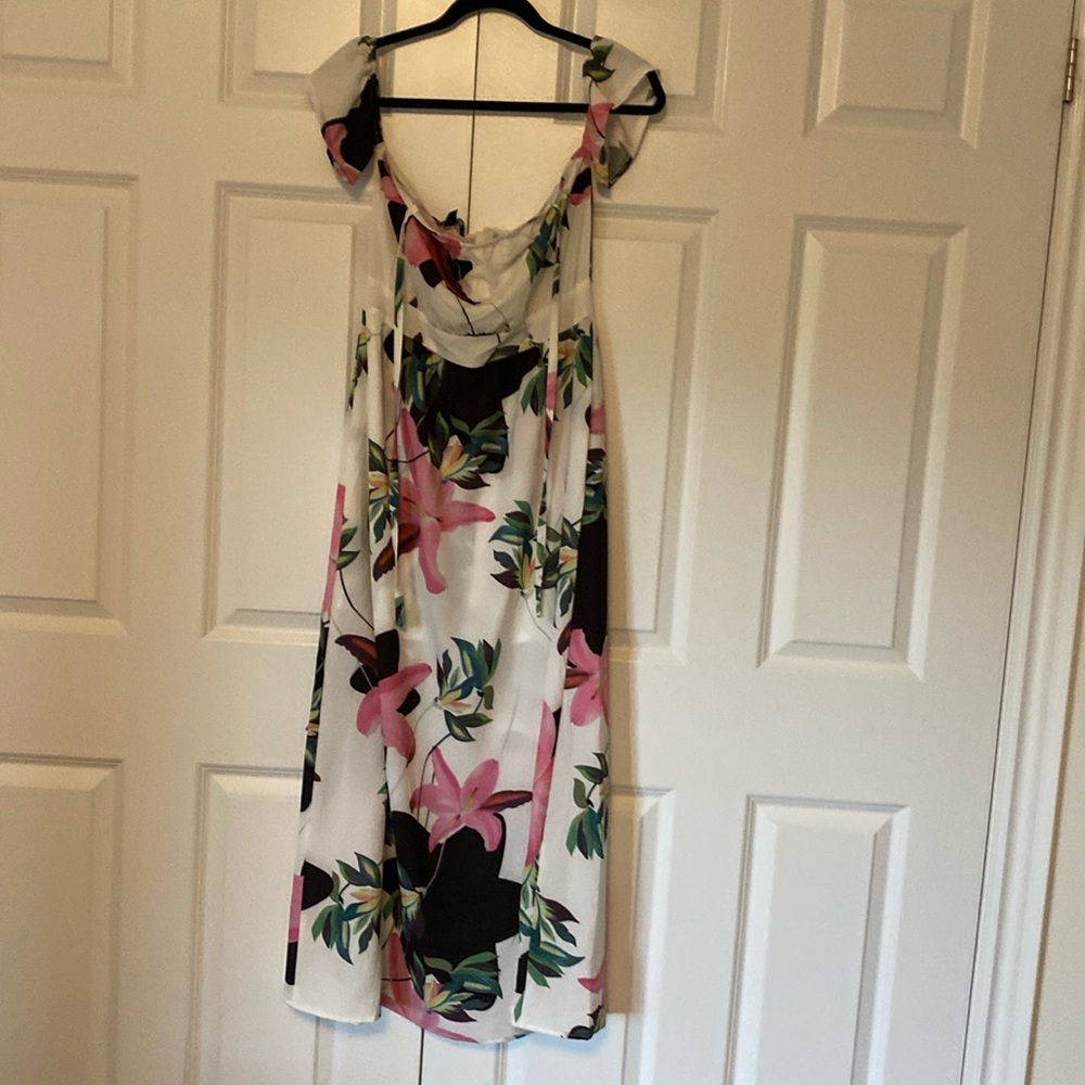 Beautiful print dress
